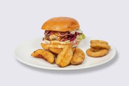 Burger Black Angus cu cartofi wedges + băutură