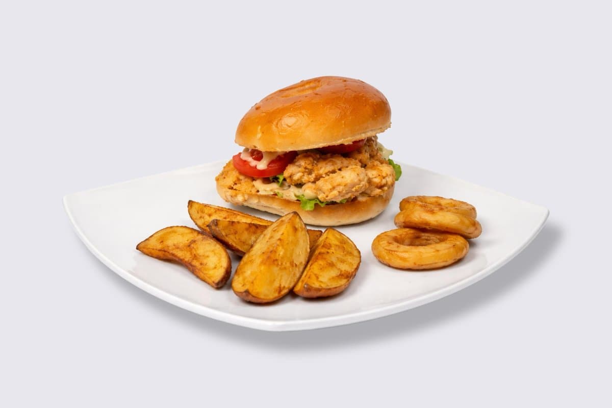 Șnițel Burger cu cartofi wedges + băutură