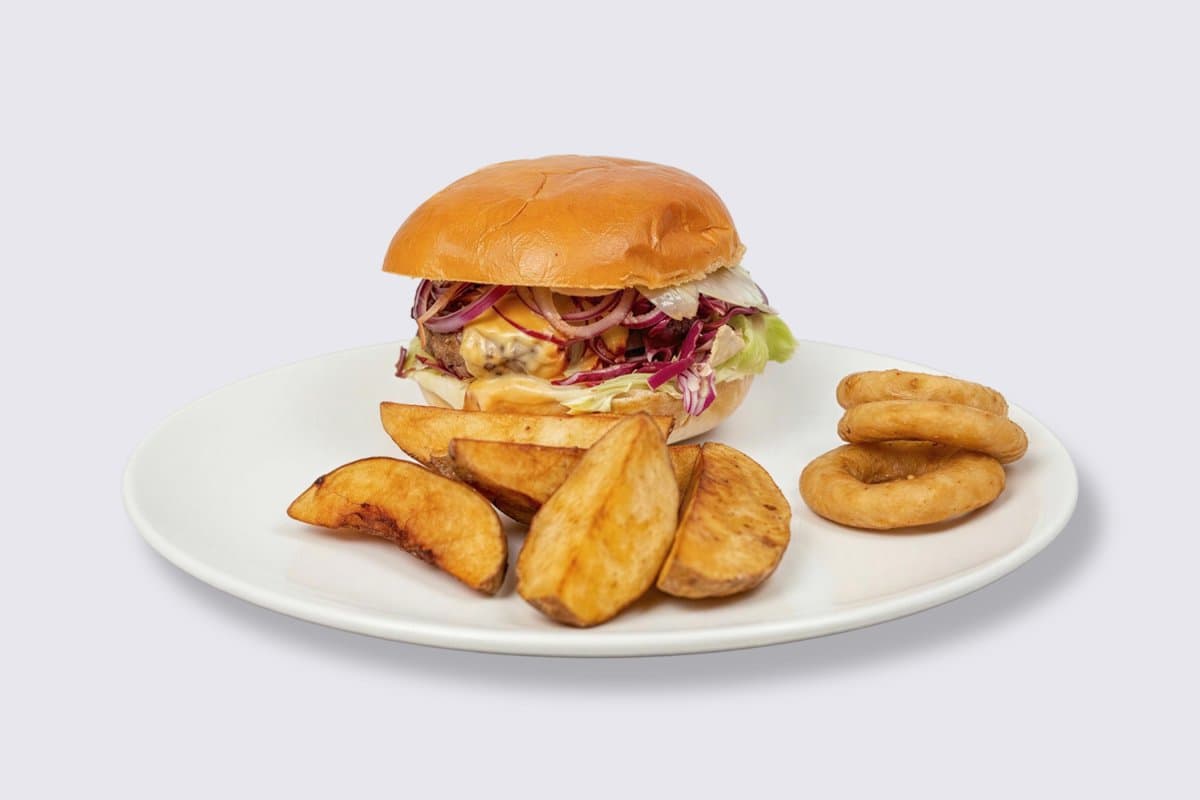 Fresh Burger cu cartofi wedges + băutură